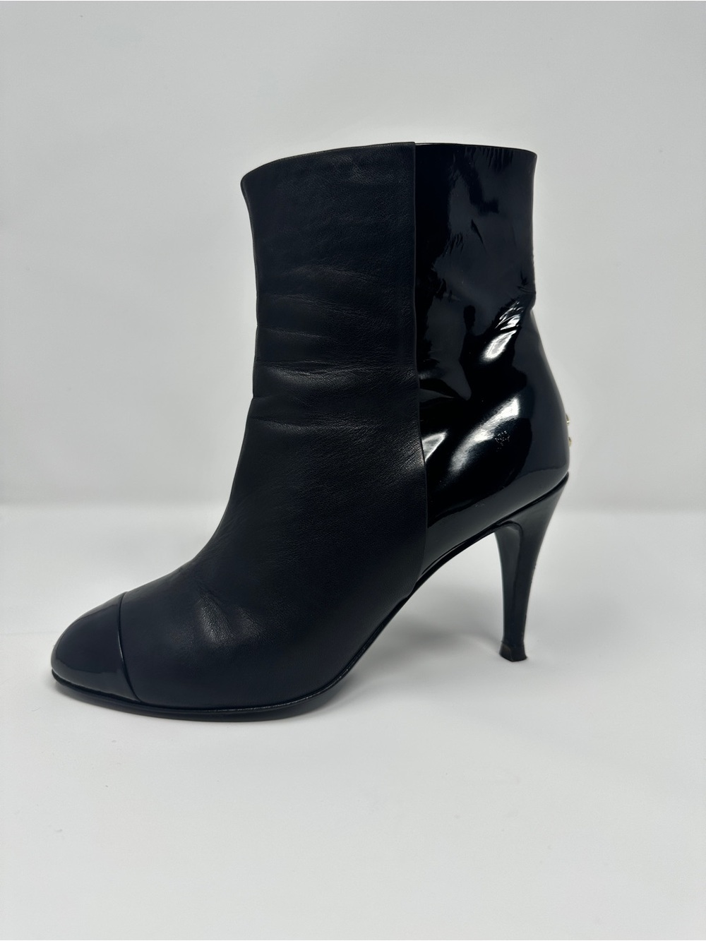 Authentic Chanel Black Leather Patent Ankle Boots Pointed Toe Slim Heel Size 38
